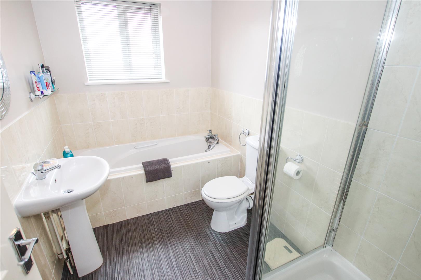 FOUR PIECE FAMILY BATHROON